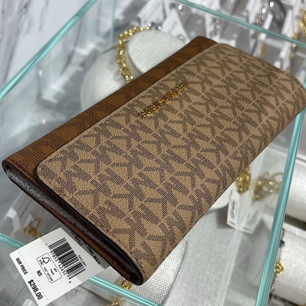 Michael Kors Jet Set Large Logo Trifold Wallet
Camel Multi 
NWT - Picture 8 of 16